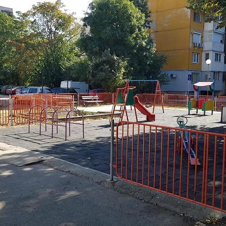 Апартамент За Гости Ива Ruse Bagian luar foto